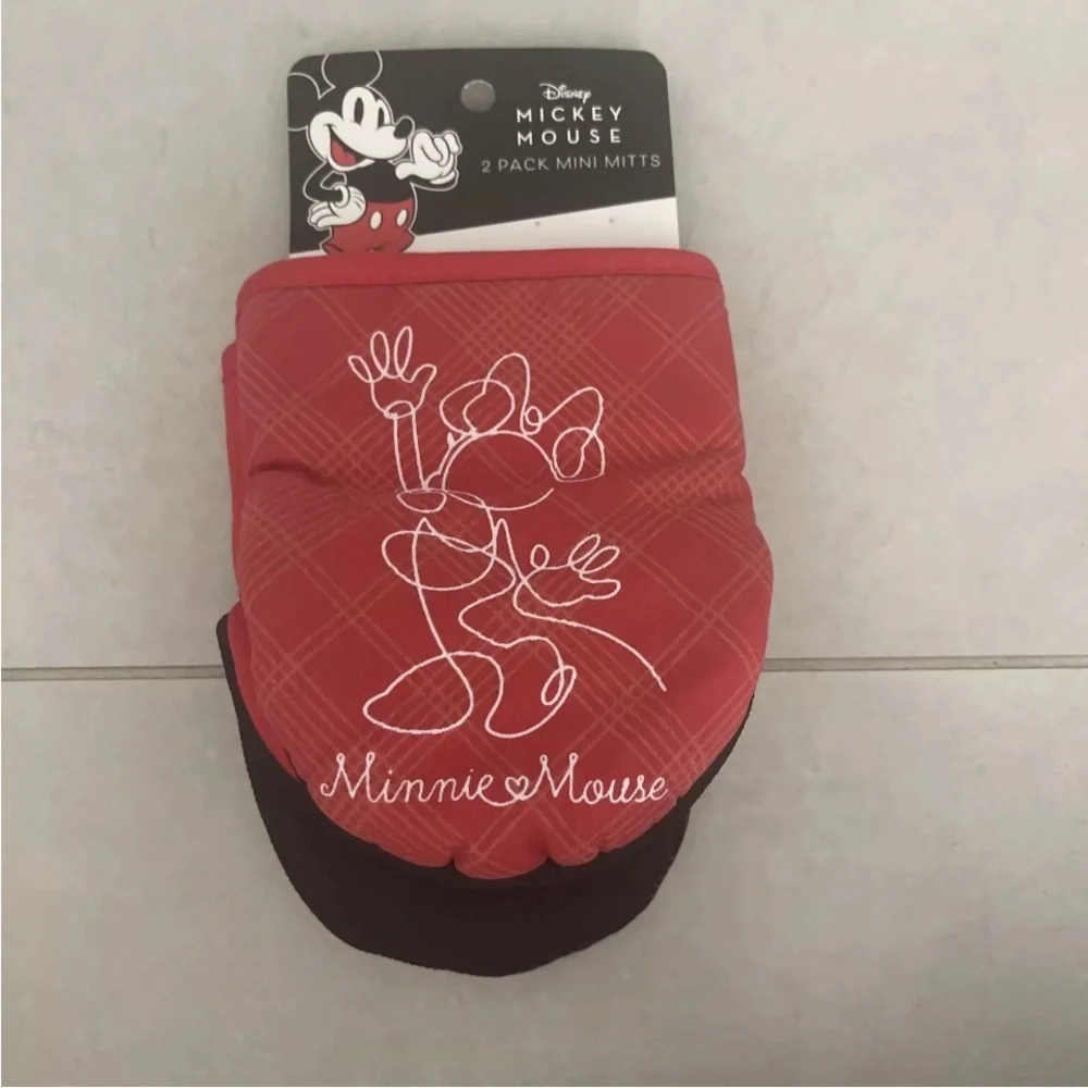 Disney Minnie Mouse 2 Mini mitt NWT brand new kitchen oven mitt